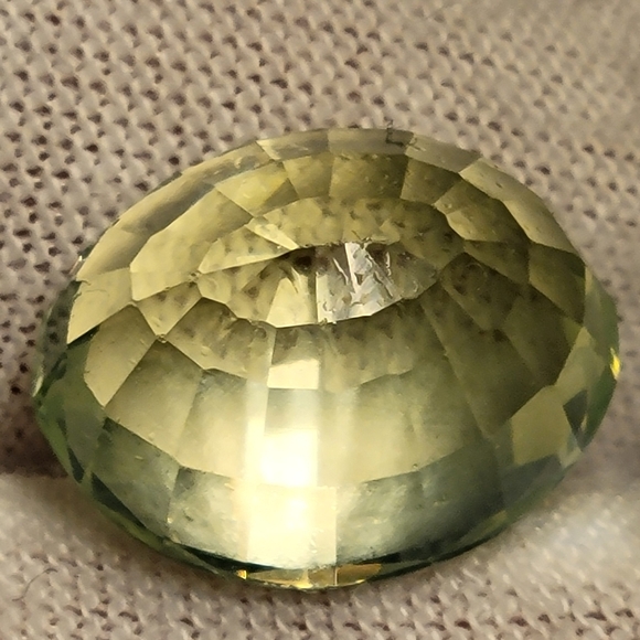 Natural Prehnite Oval Cut Loose Gemstone 15.70ct 15x12mmx9mm - Picture 10 of 11